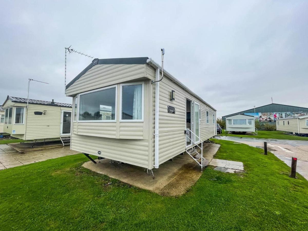 Lovely 8 Berth Caravan With Free Wifi At Broadland Sands, Suffolk Ref 20135Bs Ξενοδοχείο Hopton on Sea Εξωτερικό φωτογραφία