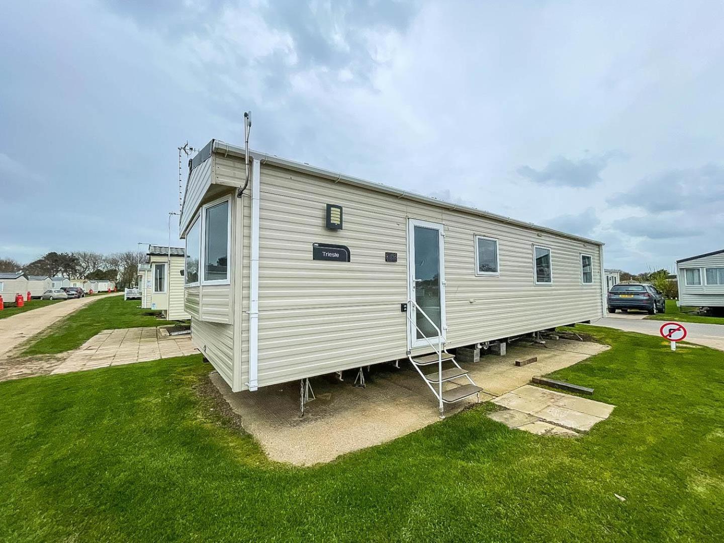 Lovely 8 Berth Caravan With Free Wifi At Broadland Sands, Suffolk Ref 20135Bs Ξενοδοχείο Hopton on Sea Εξωτερικό φωτογραφία