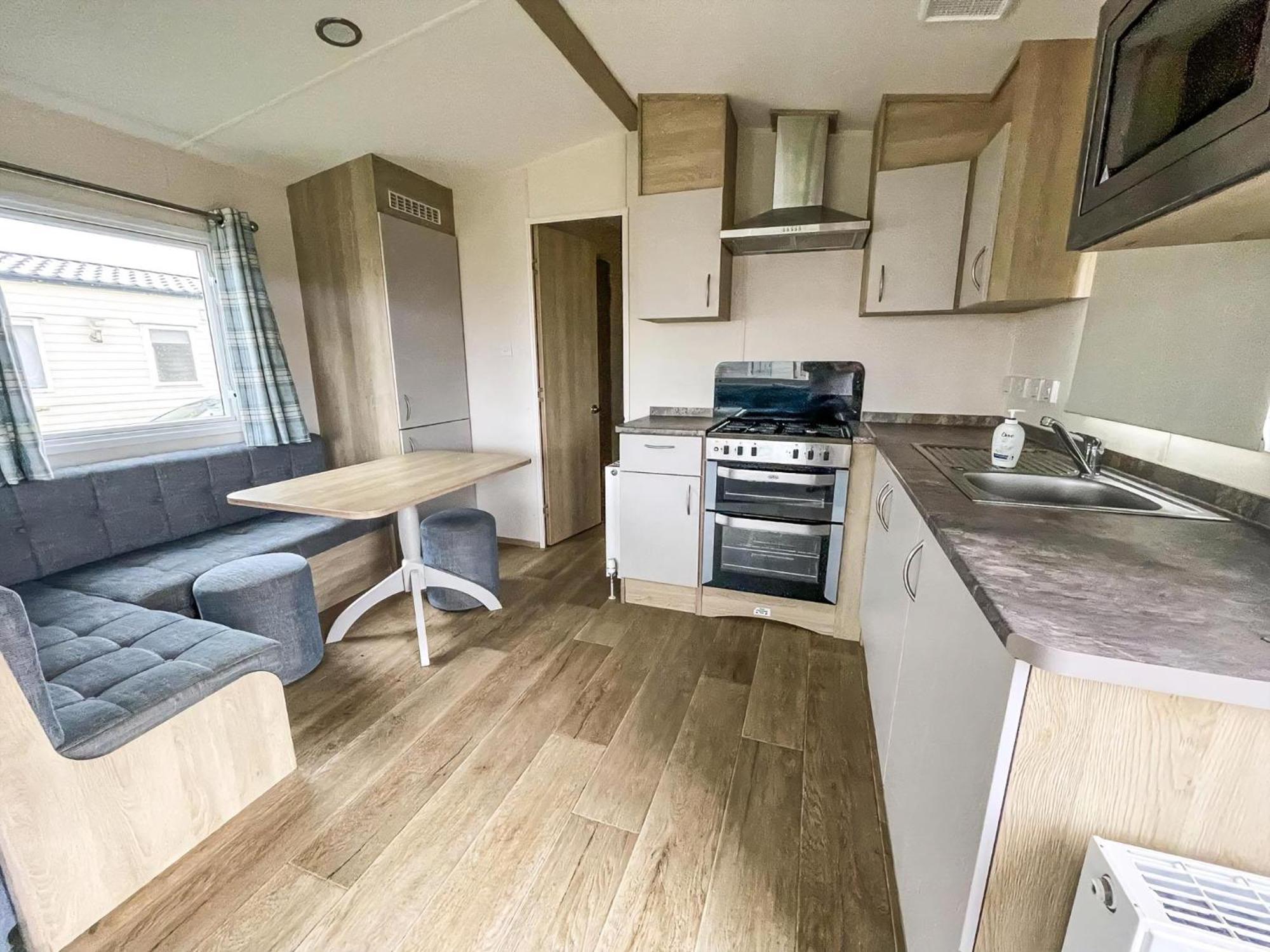 Lovely 8 Berth Caravan With Free Wifi At Broadland Sands, Suffolk Ref 20135Bs Ξενοδοχείο Hopton on Sea Εξωτερικό φωτογραφία